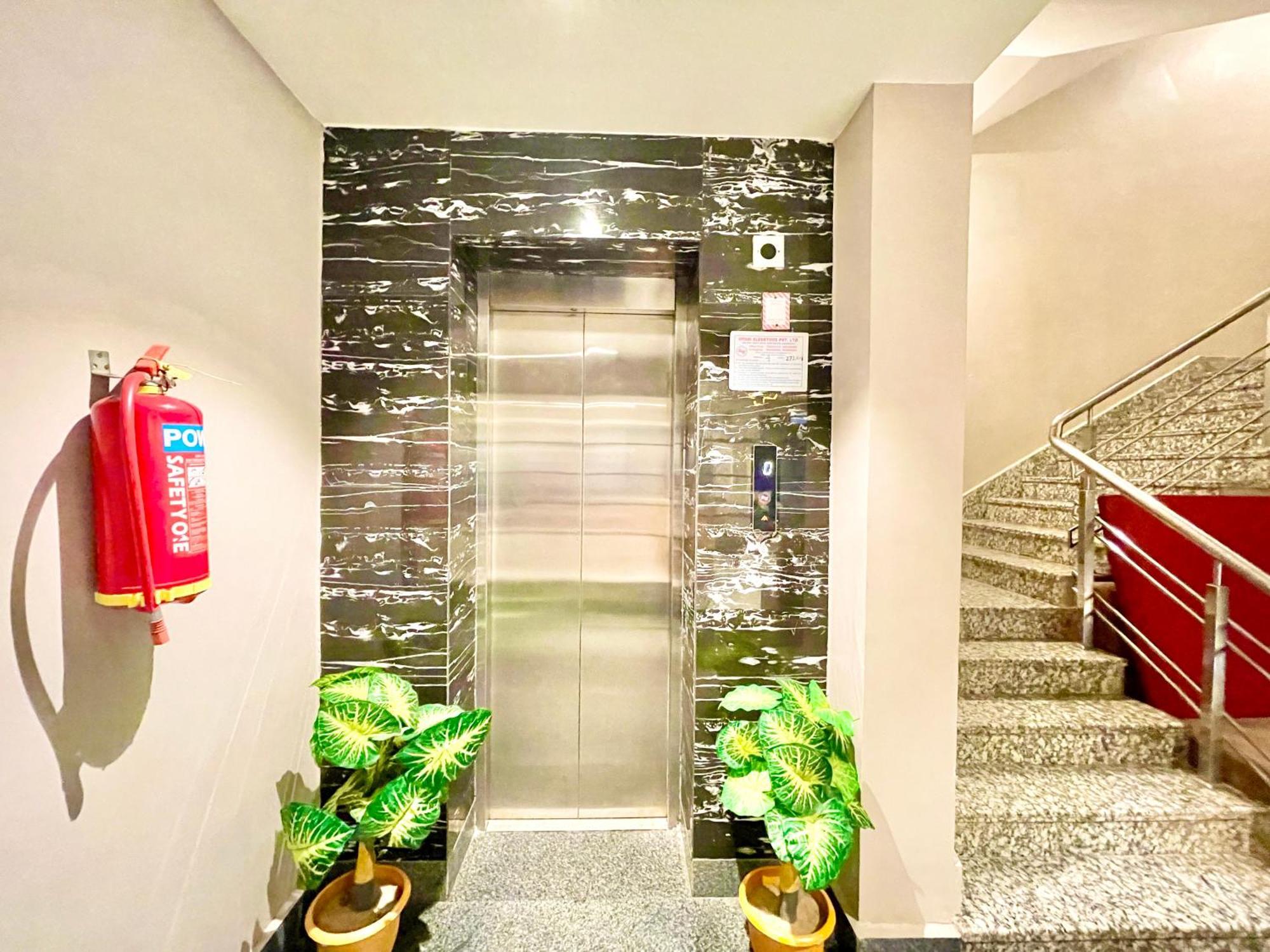 Hotel Rb International ! Puri Near-Sea-Beach-And-Temple Fully-Air-Conditioned-Hotel With-Lift-And-Card Payment Accepted-Parking-Facility, Best Hotel In Puri Kültér fotó