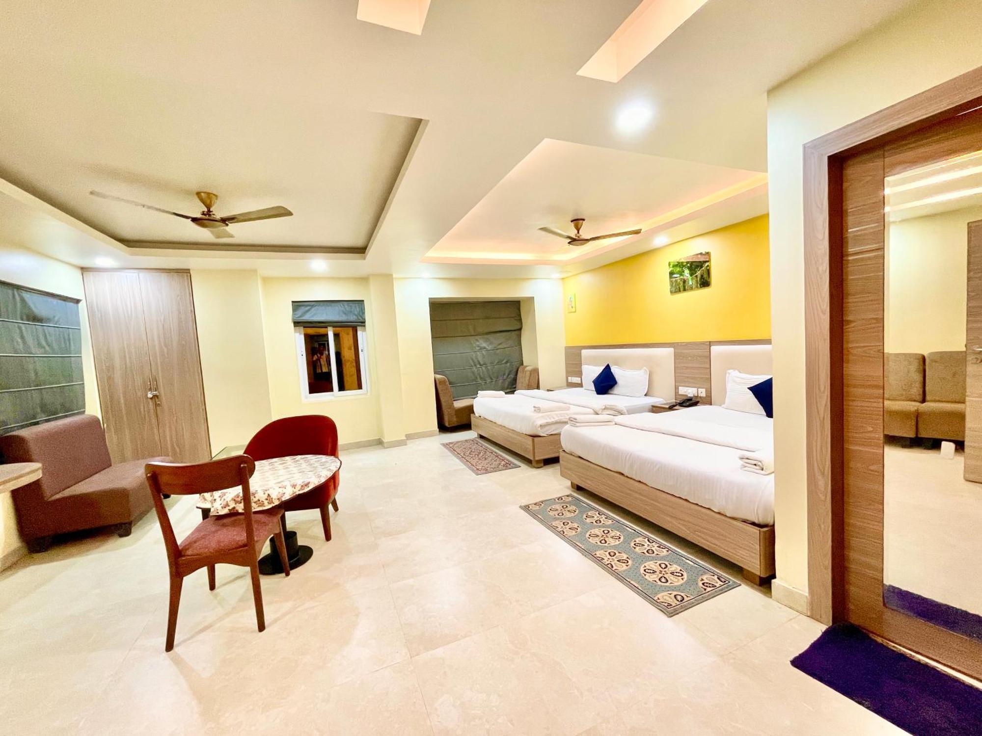 Hotel Rb International ! Puri Near-Sea-Beach-And-Temple Fully-Air-Conditioned-Hotel With-Lift-And-Card Payment Accepted-Parking-Facility, Best Hotel In Puri Kültér fotó