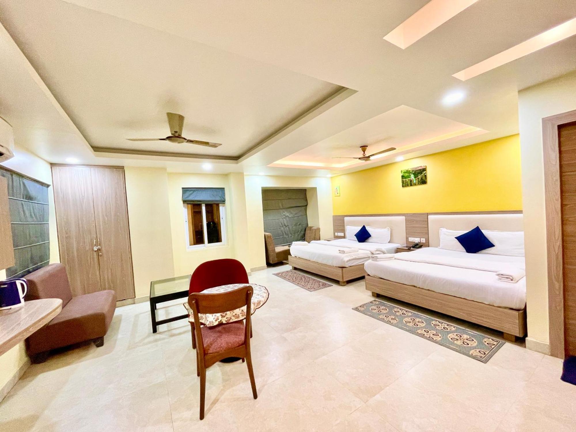 Hotel Rb International ! Puri Near-Sea-Beach-And-Temple Fully-Air-Conditioned-Hotel With-Lift-And-Card Payment Accepted-Parking-Facility, Best Hotel In Puri Kültér fotó
