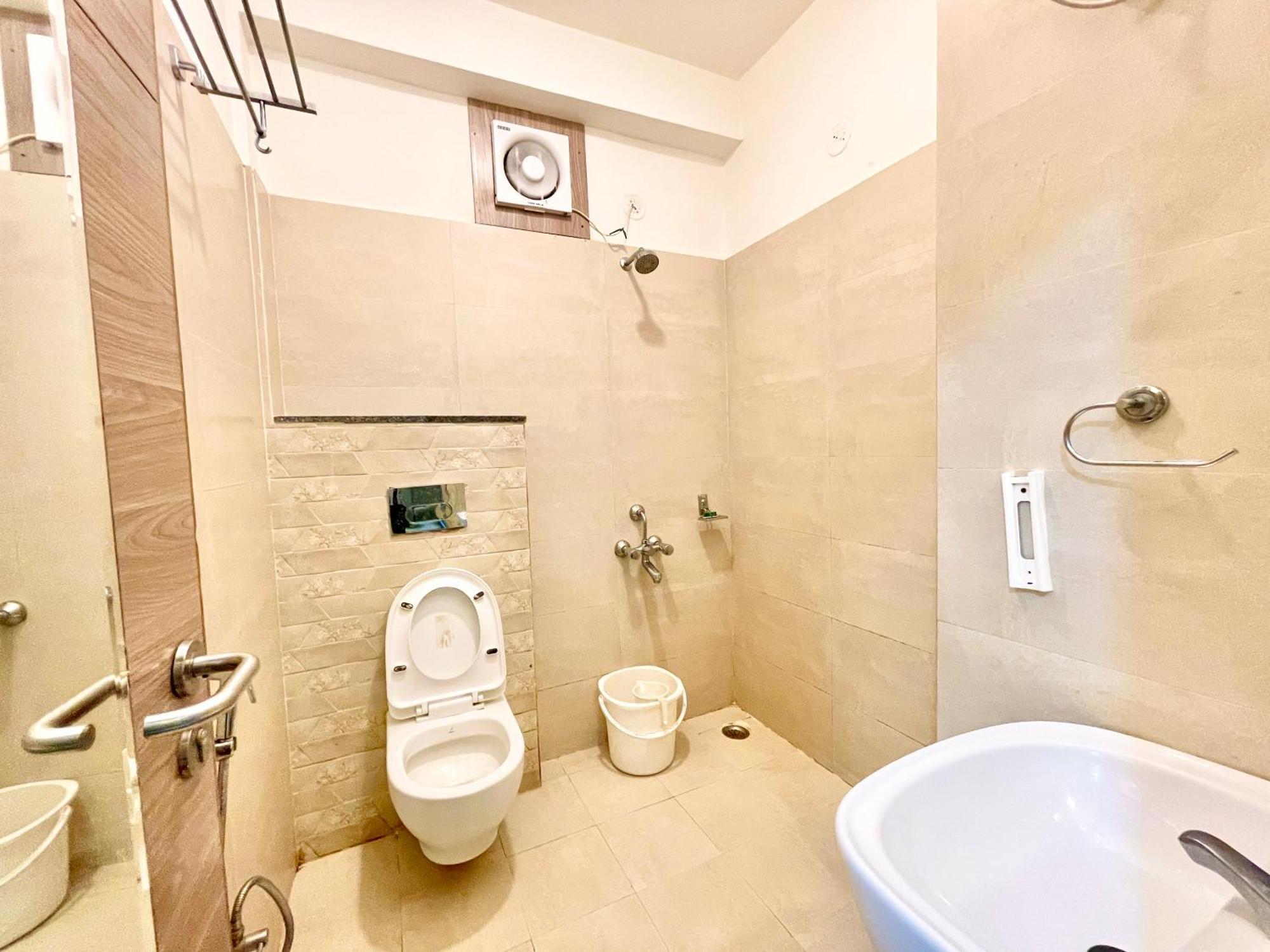 Hotel Rb International ! Puri Near-Sea-Beach-And-Temple Fully-Air-Conditioned-Hotel With-Lift-And-Card Payment Accepted-Parking-Facility, Best Hotel In Puri Kültér fotó