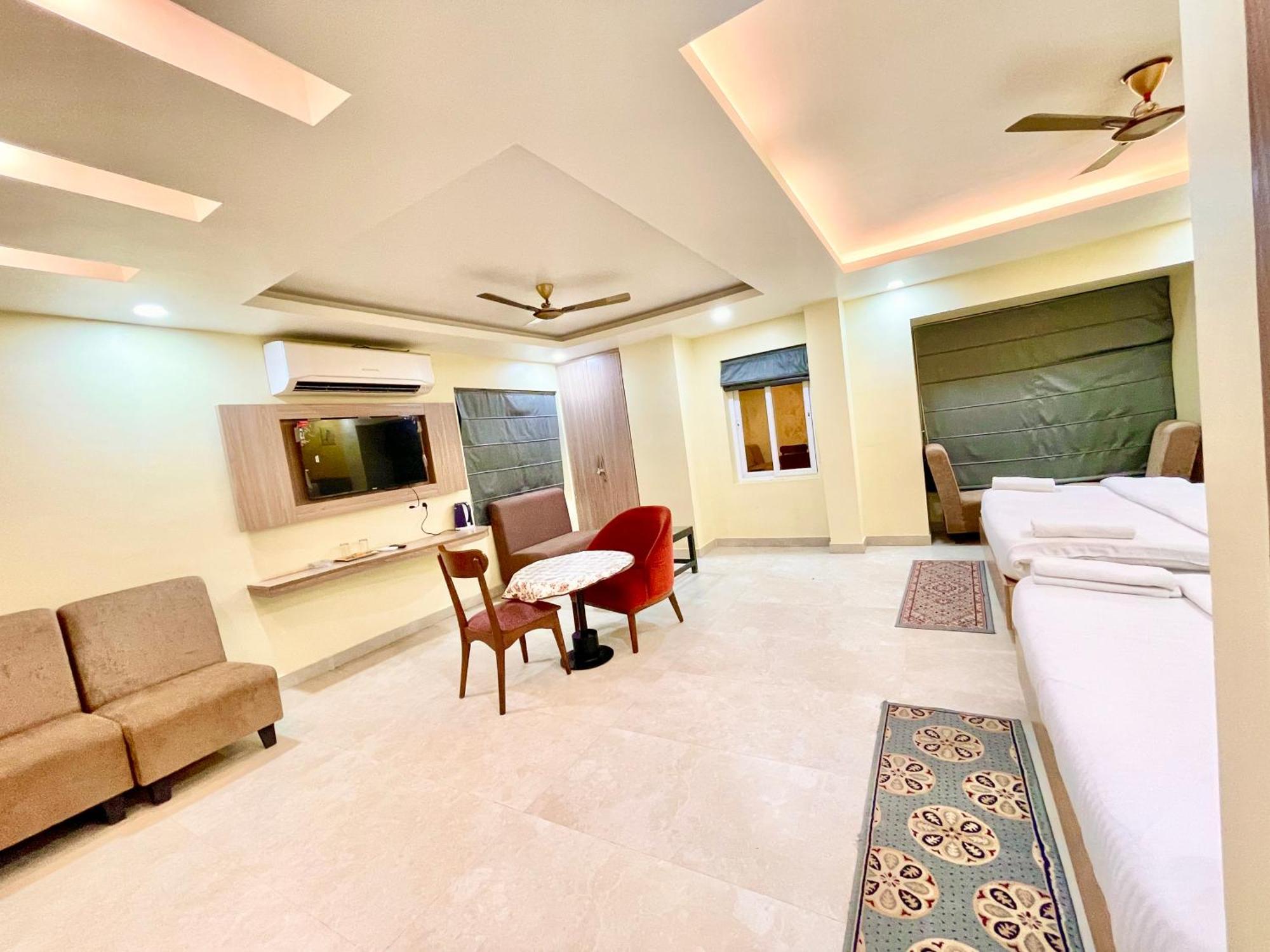 Hotel Rb International ! Puri Near-Sea-Beach-And-Temple Fully-Air-Conditioned-Hotel With-Lift-And-Card Payment Accepted-Parking-Facility, Best Hotel In Puri Kültér fotó